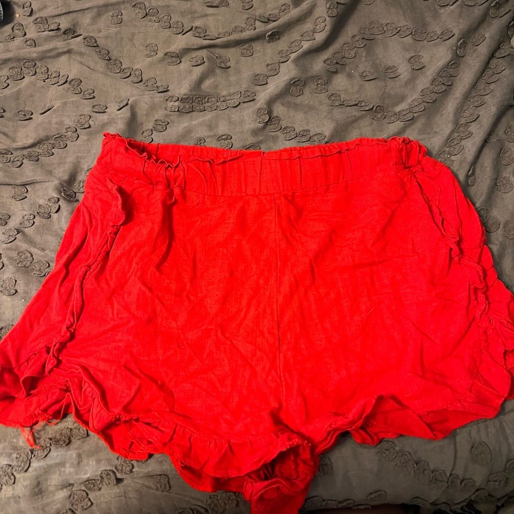 Red Fril shorts